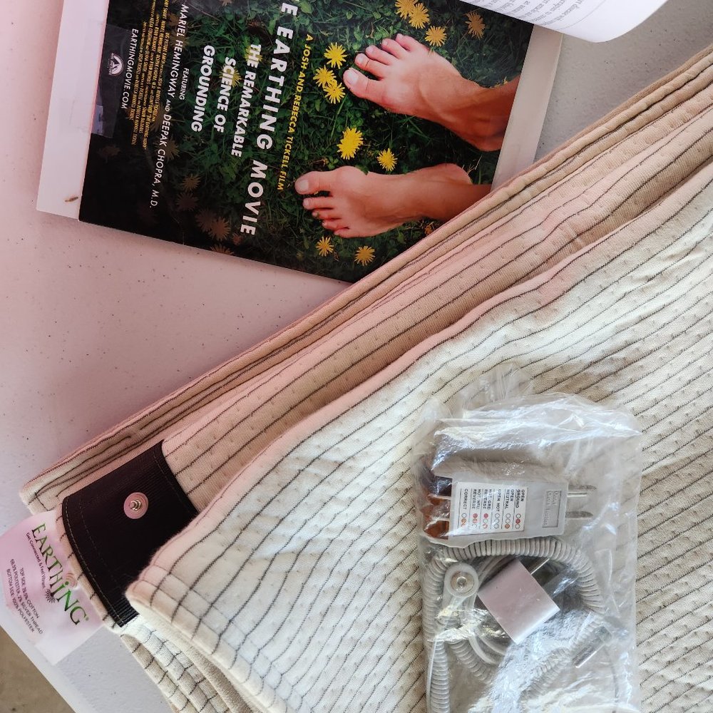 Earthing Throw - Popular and Rare NWOT